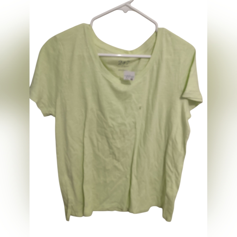 Maurices 24/7 Lime Green Short Sleeve Tee Shirt Large Casual Normcore Cotton